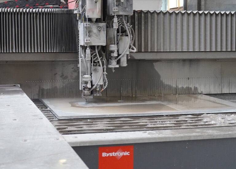 Ansicht einer Wasserschneidanlage